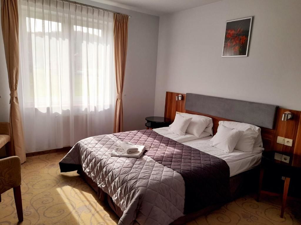 Отель Hotel Komfort Krzywaczka-45